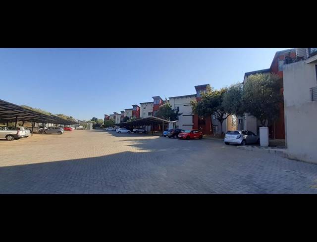 2 BEDROOM PROPERTY TO RENT IN ROOIHUISKRAAL NORTH